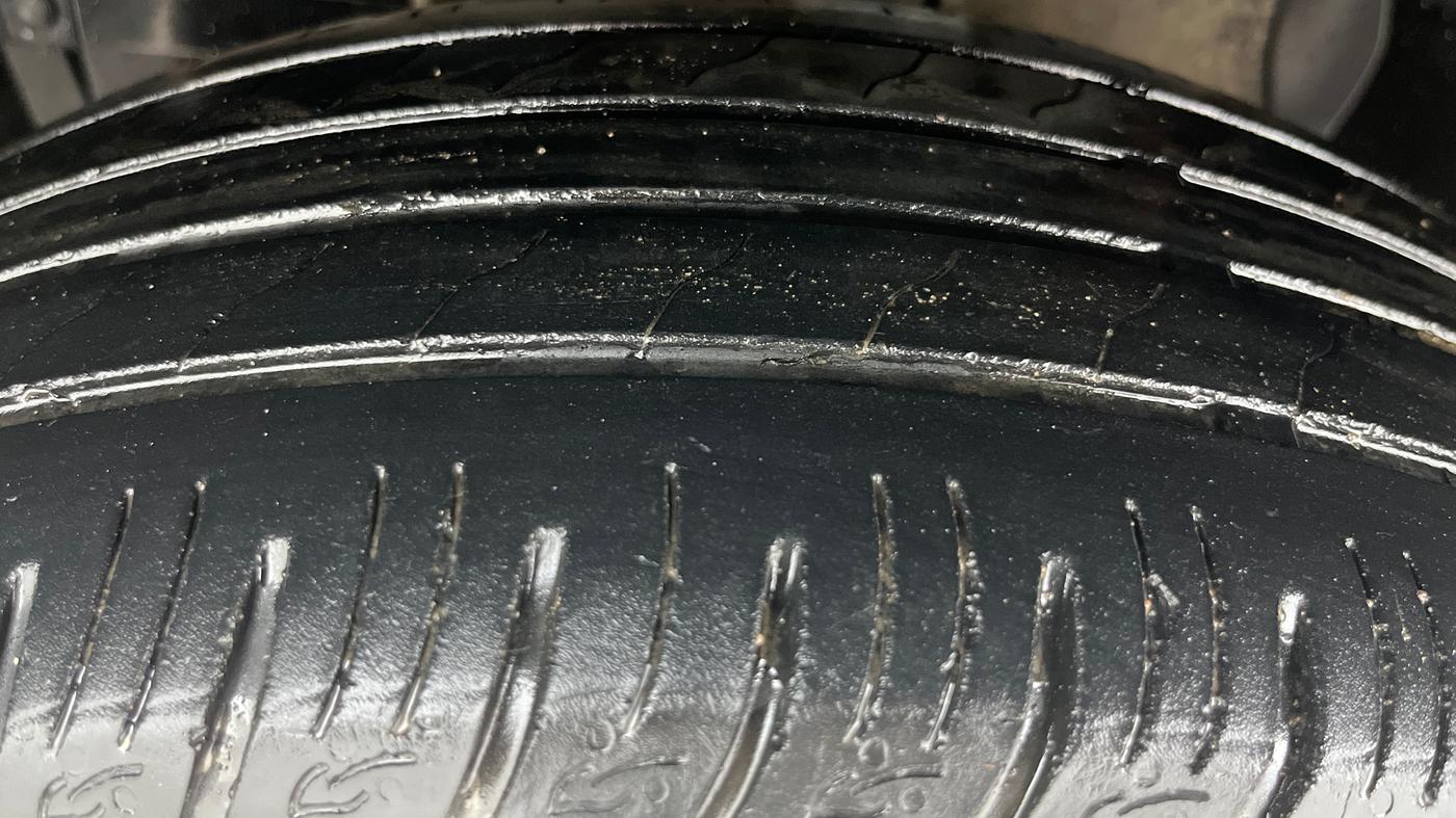 2019 Maruti Vitara Brezza ZDI AMT, Diesel, Automatic, 66,850 km, Left Front Tyre Tread