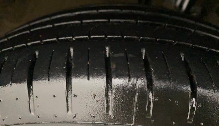 2020 Maruti Baleno ALPHA PETROL 1.2, Petrol, Manual, 20,503 km, Right Front Tyre Tread