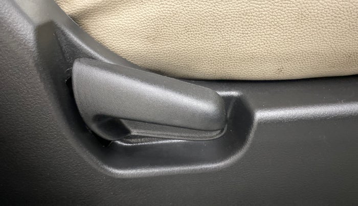 2018 Maruti Wagon R 1.0 LXI CNG, CNG, Manual, 23,255 km, Driver Side Adjustment Panel