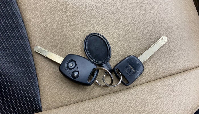 2015 Honda Amaze 1.2L I-VTEC S, Petrol, Manual, 61,837 km, Key Close Up