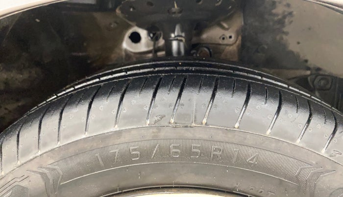 2015 Honda Amaze 1.2L I-VTEC S, Petrol, Manual, 61,837 km, Right Front Tyre Tread