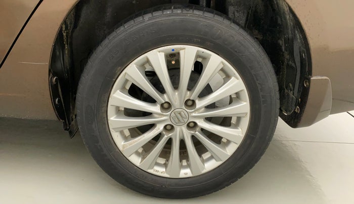 2015 Maruti Ciaz ZXI, Petrol, Manual, 74,925 km, Left Rear Wheel