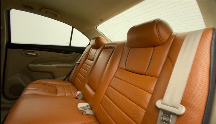2015 Maruti Ciaz ZXI, Petrol, Manual, 74,925 km, Right Side Rear Door Cabin