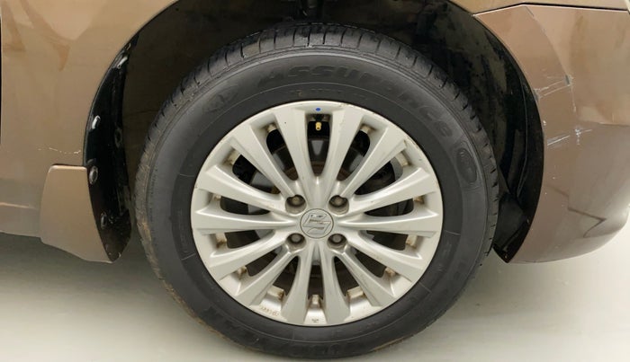 2015 Maruti Ciaz ZXI, Petrol, Manual, 74,925 km, Right Front Wheel