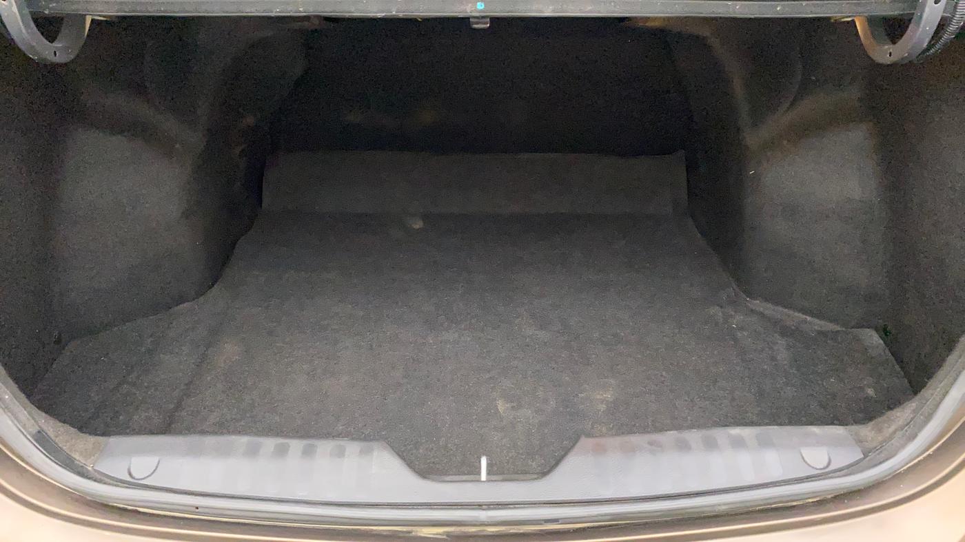 2015 Maruti Ciaz ZXI, Petrol, Manual, 74,925 km, Boot Inside