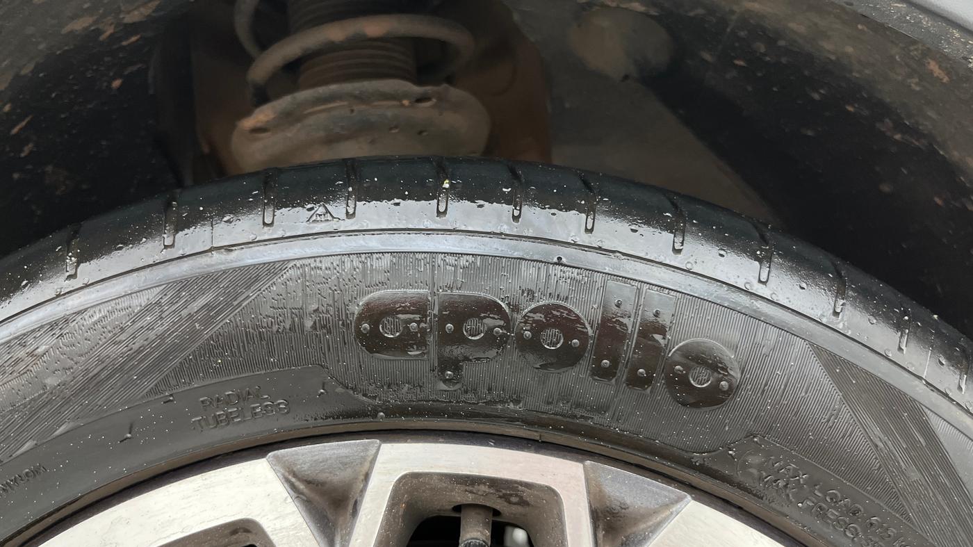 2021 Skoda KUSHAQ STYLE 1.0L TSI AT, Petrol, Automatic, 48,746 km, Right Front Tyre Tread