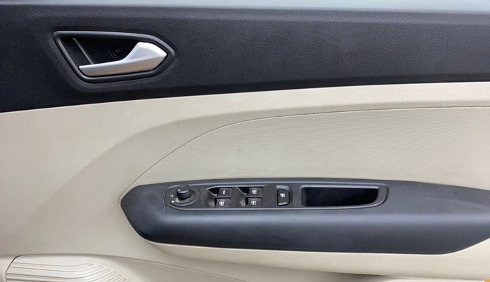 2023 Renault TRIBER RXZ AMT, Petrol, Automatic, 7,663 km, Driver Side Door Panels Control