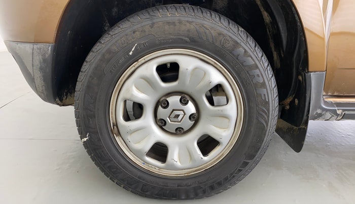 2014 Renault Duster RXL PETROL 104, Petrol, Manual, 47,720 km, Left Front Wheel