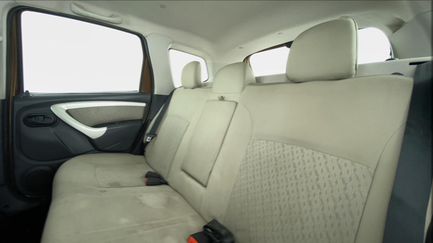 2014 Renault Duster RXL PETROL 104, Petrol, Manual, 47,720 km, Right Side Rear Door Cabin