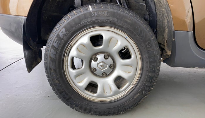 2014 Renault Duster RXL PETROL 104, Petrol, Manual, 47,720 km, Right Rear Wheel