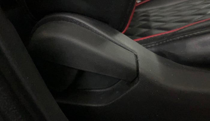 2024 Nissan MAGNITE XL, Petrol, Manual, 21,541 km, Driver Side Adjustment Panel