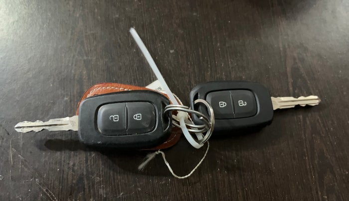 2024 Nissan MAGNITE XL, Petrol, Manual, 21,541 km, Key Close Up