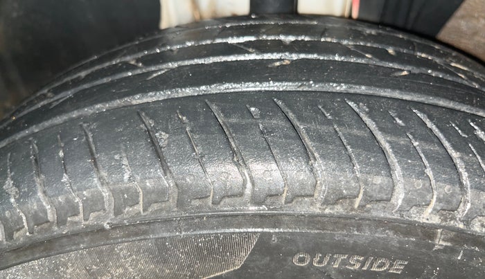 2024 Nissan MAGNITE XL, Petrol, Manual, 21,541 km, Left Front Tyre Tread