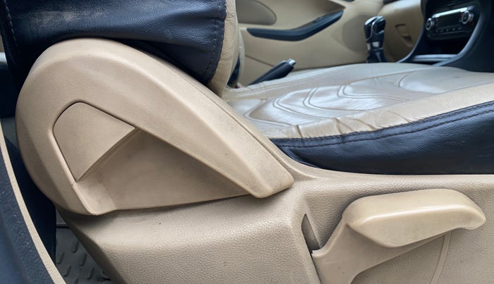 2018 Ford Figo Aspire TREND 1.5 DIESEL, Diesel, Manual, 45,288 km, Driver Side Adjustment Panel