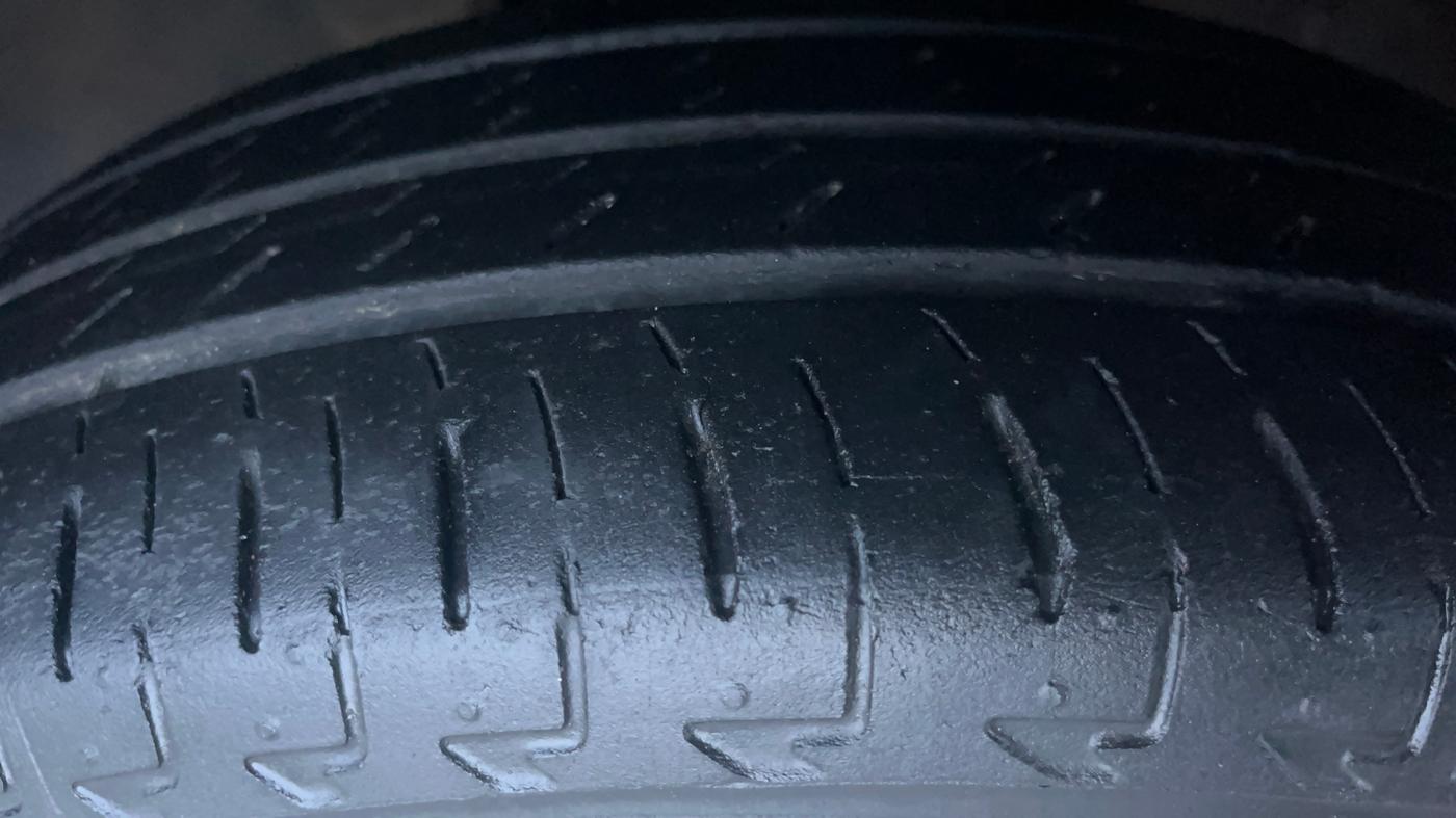 2022 Maruti IGNIS ZETA 1.2 AMT, Petrol, Automatic, 22,810 km, Left Front Tyre Tread