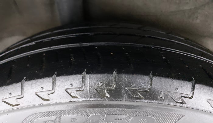 2017 Honda WR-V 1.2 i-VTEC VX MT, Petrol, Manual, 63,262 km, Right Rear Tyre Tread