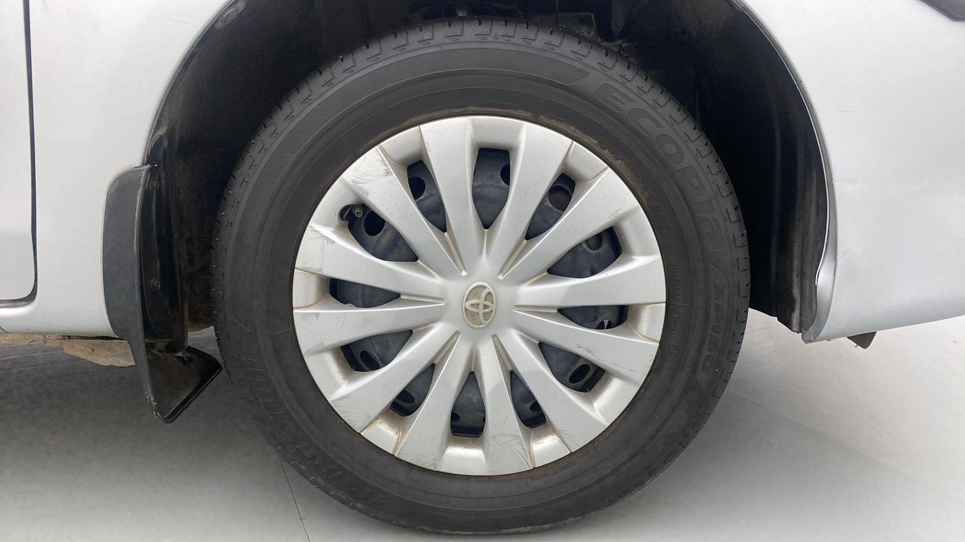 2012 Toyota Etios Liva G, Petrol, Manual, 47,223 km, Right Front Wheel