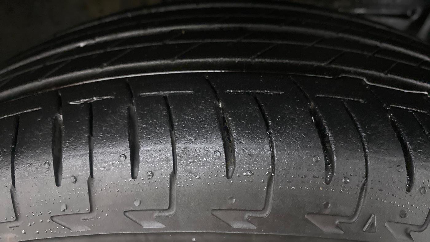 2012 Toyota Etios Liva G, Petrol, Manual, 47,223 km, Right Front Tyre Tread