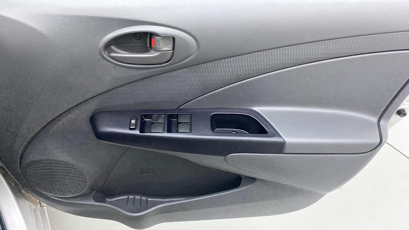 2012 Toyota Etios Liva G, Petrol, Manual, 47,223 km, Driver Side Door Panels Control