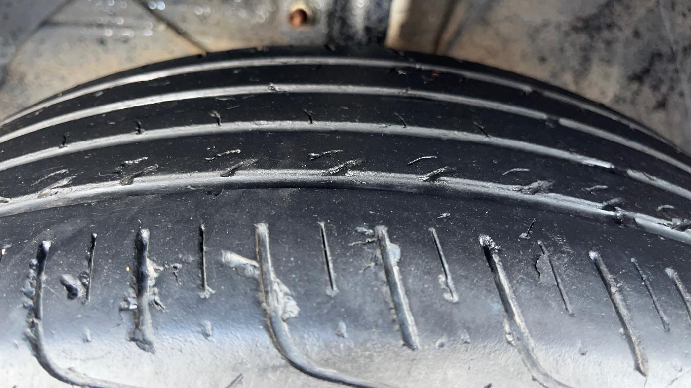 2023 Maruti FRONX ALPHA 1.0L TURBO 6 AT, Petrol, Automatic, 28,836 km, Left Front Tyre Tread