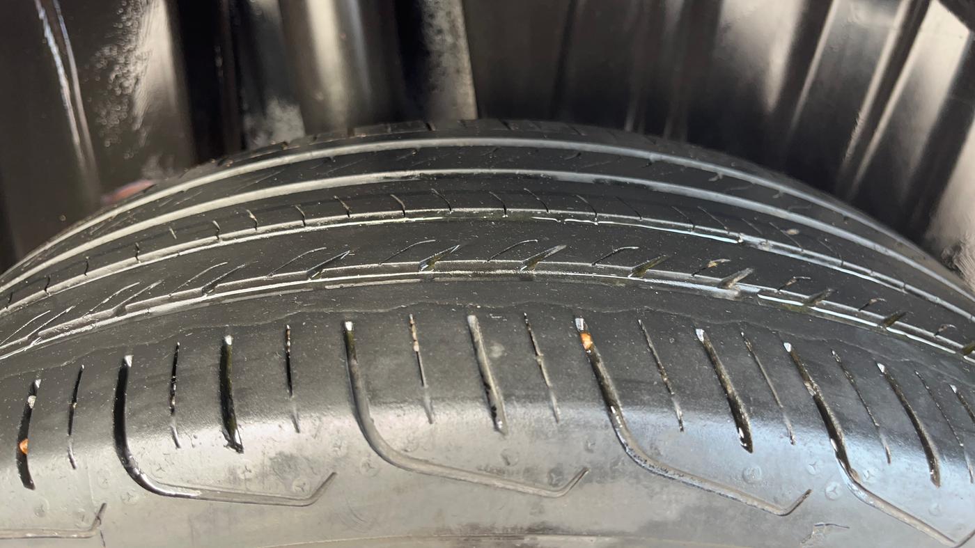 2023 Maruti FRONX ALPHA 1.0L TURBO 6 AT, Petrol, Automatic, 28,836 km, Right Rear Tyre Tread