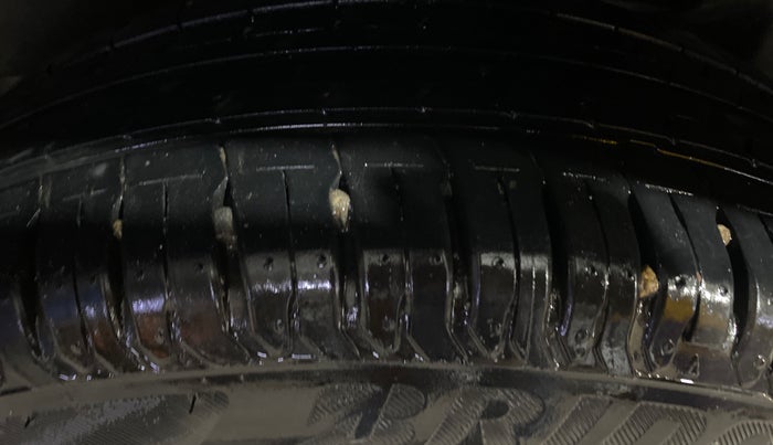 2020 Maruti Dzire VXI, Petrol, Manual, 69,326 km, Left Rear Tyre Tread