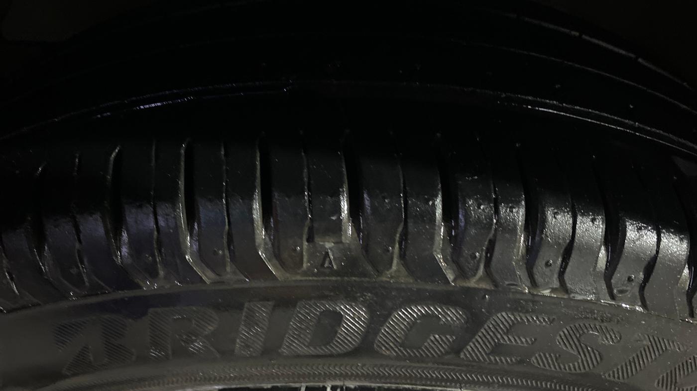 2020 Maruti Dzire VXI, Petrol, Manual, 69,326 km, Left Front Tyre Tread