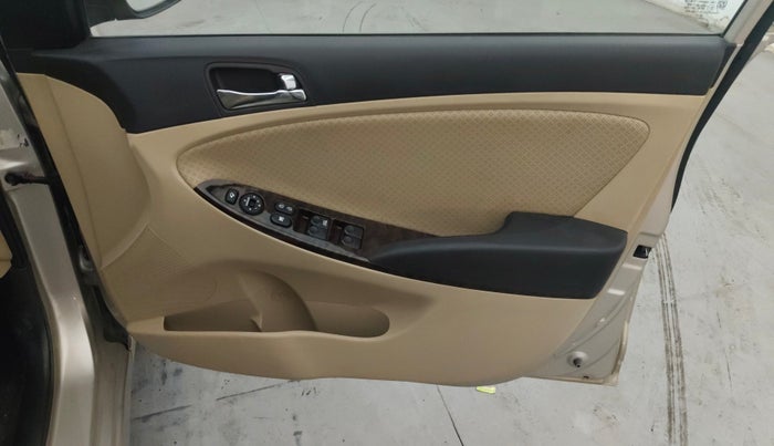 2012 Hyundai Verna FLUIDIC 1.6 VTVT SX, Petrol, Manual, 18,212 km, Driver Side Door Panels Control