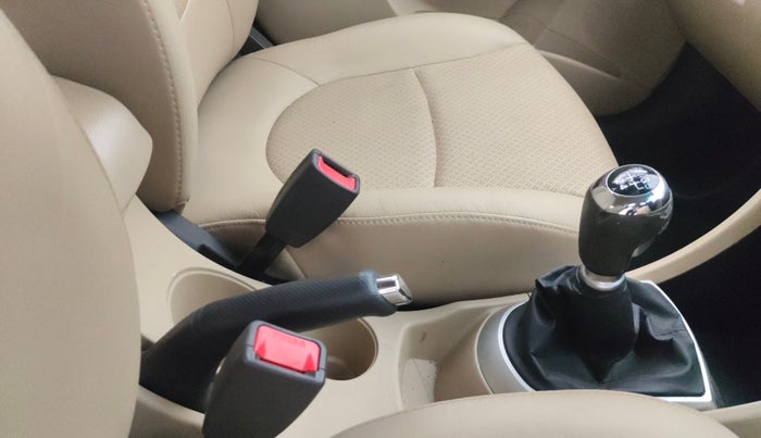 2012 Hyundai Verna FLUIDIC 1.6 VTVT SX, Petrol, Manual, 18,212 km, Gear Lever