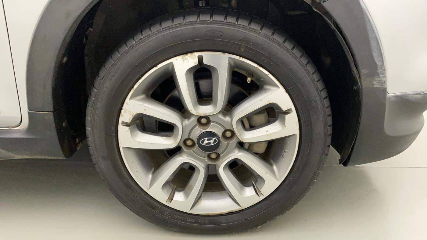 2015 Hyundai i20 Active 1.2 S, CNG, Manual, 42,091 km, Right Front Wheel