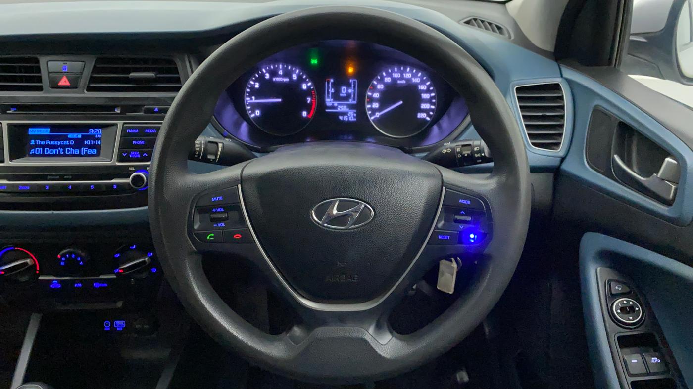 2015 Hyundai i20 Active 1.2 S, CNG, Manual, 42,091 km, Steering Wheel Close Up