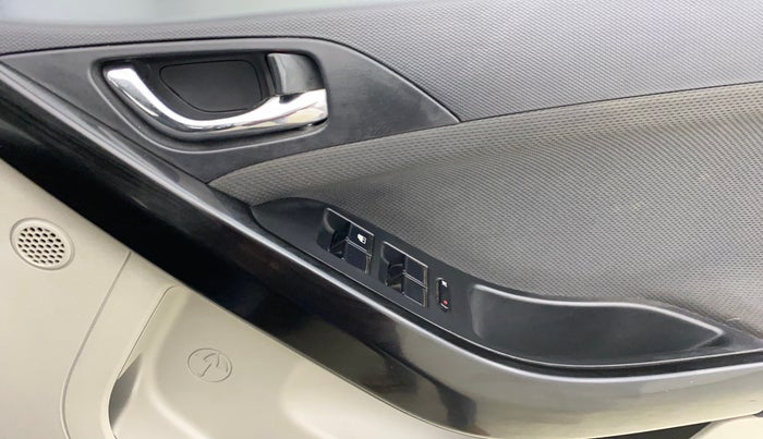 2019 Tata NEXON XZA PLUS DIESEL, Diesel, Automatic, 32,412 km, Driver Side Door Panels Control