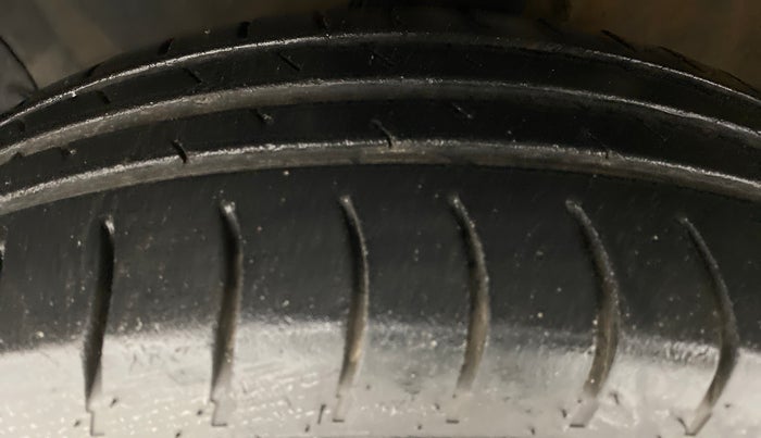 2012 Maruti Ritz VXI, Petrol, Manual, 55,618 km, Left Front Tyre Tread