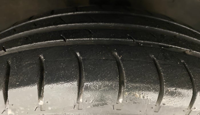 2012 Maruti Ritz VXI, Petrol, Manual, 55,618 km, Right Front Tyre Tread