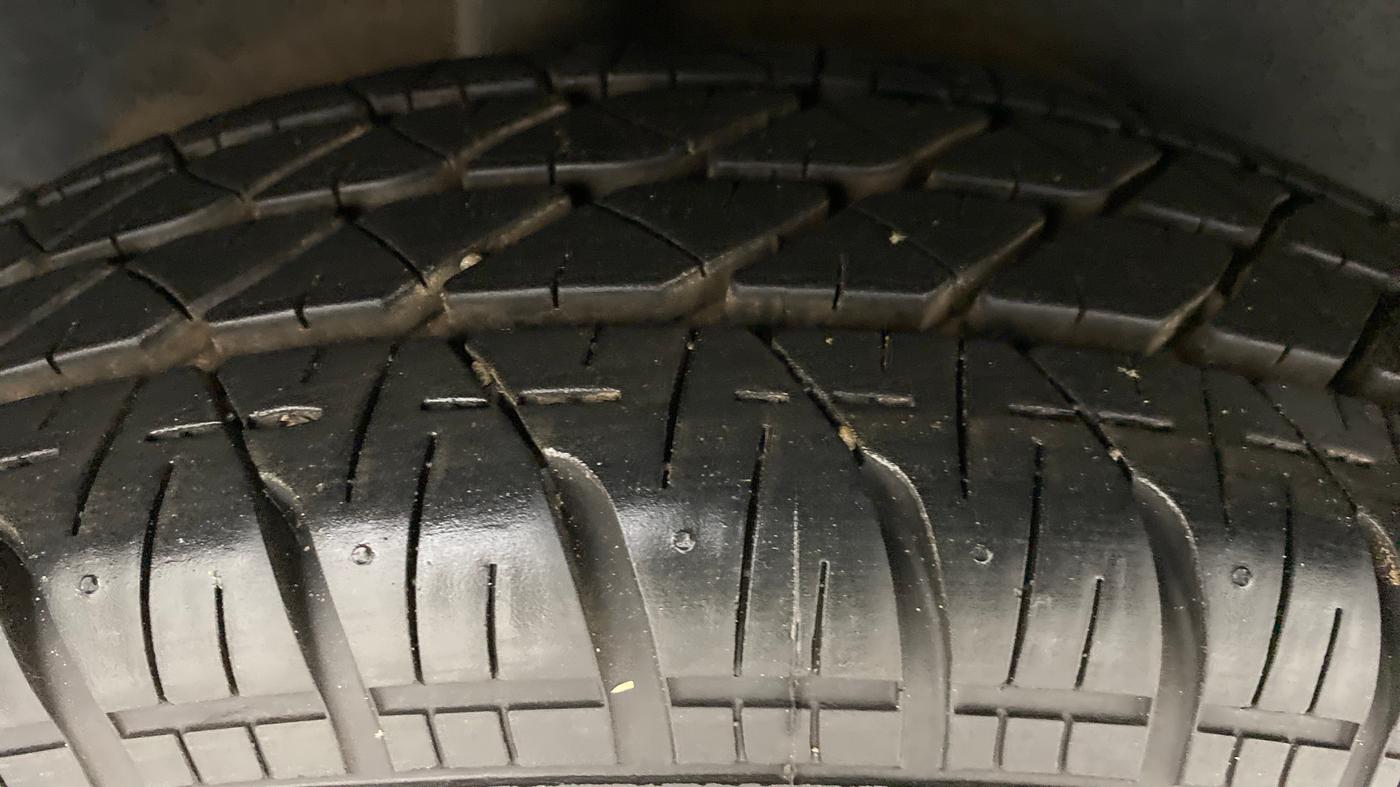 2012 Maruti Ritz VXI, Petrol, Manual, 55,618 km, Right Rear Tyre Tread