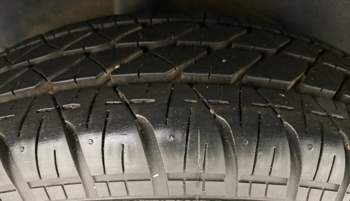2012 Maruti Ritz VXI, Petrol, Manual, 55,618 km, Right Rear Tyre Tread