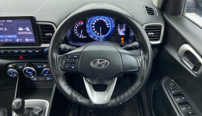 2022 Hyundai VENUE S+ 1.2, Petrol, Manual, 35,265 km, Steering Wheel Close Up