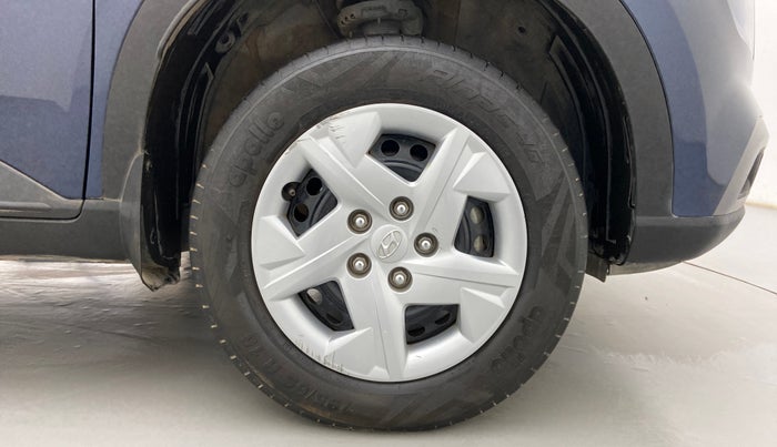 2022 Hyundai VENUE S+ 1.2, Petrol, Manual, 35,265 km, Right Rear Wheel