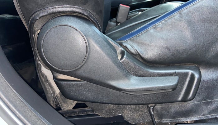 2022 Maruti Baleno DELTA PETROL 1.2, Petrol, Manual, 48,749 km, Driver Side Adjustment Panel