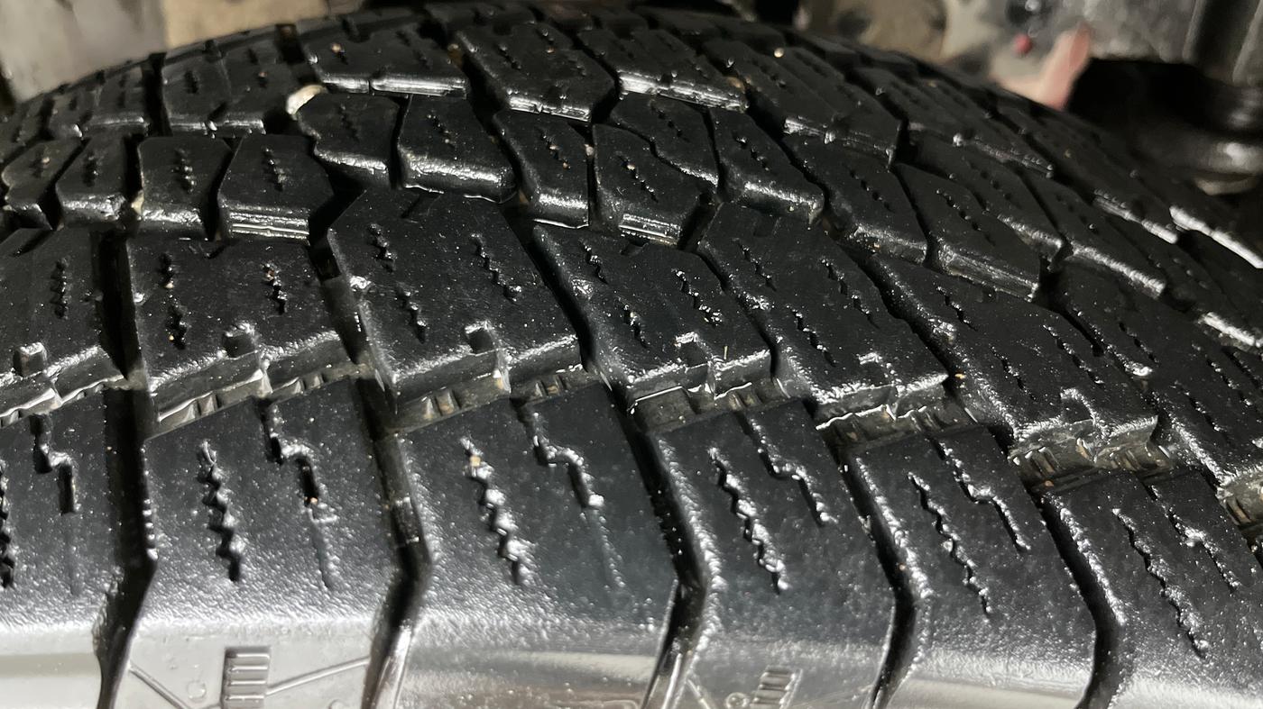 2024 Mahindra Thar LX D AT 4WD HT, Diesel, Automatic, 33,639 km, Right Front Tyre Tread