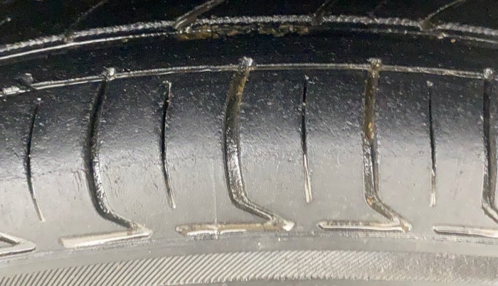 2015 Honda Amaze 1.2L I-VTEC S, Petrol, Manual, 67,991 km, Right Front Tyre Tread