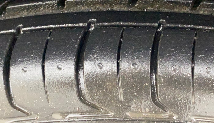 2015 Honda Amaze 1.2L I-VTEC S, Petrol, Manual, 67,991 km, Left Front Tyre Tread