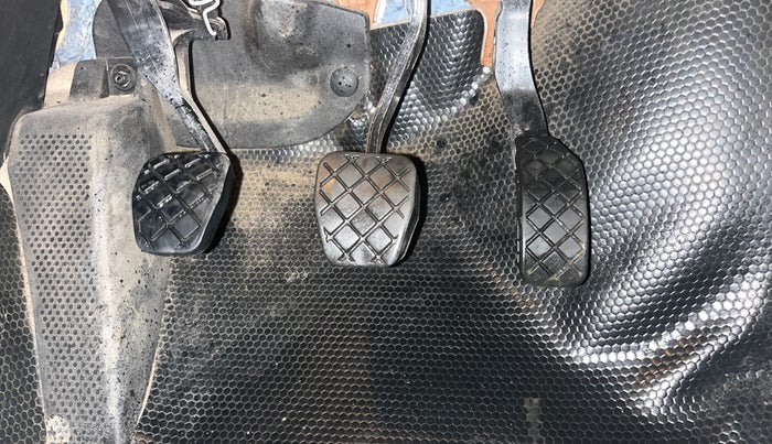 2016 Volkswagen Ameo COMFORTLINE 1.2L, Petrol, Manual, 58,672 km, Pedals