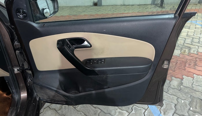 2016 Volkswagen Ameo COMFORTLINE 1.2L, Petrol, Manual, 58,672 km, Driver Side Door Panels Control