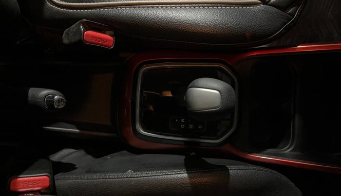 2019 Maruti IGNIS ALPHA 1.2 AMT DUAL TONE, Petrol, Automatic, 72,001 km, Gear Lever