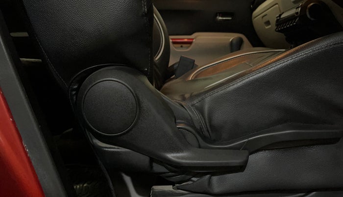 2019 Maruti IGNIS ALPHA 1.2 AMT DUAL TONE, Petrol, Automatic, 72,001 km, Driver Side Adjustment Panel