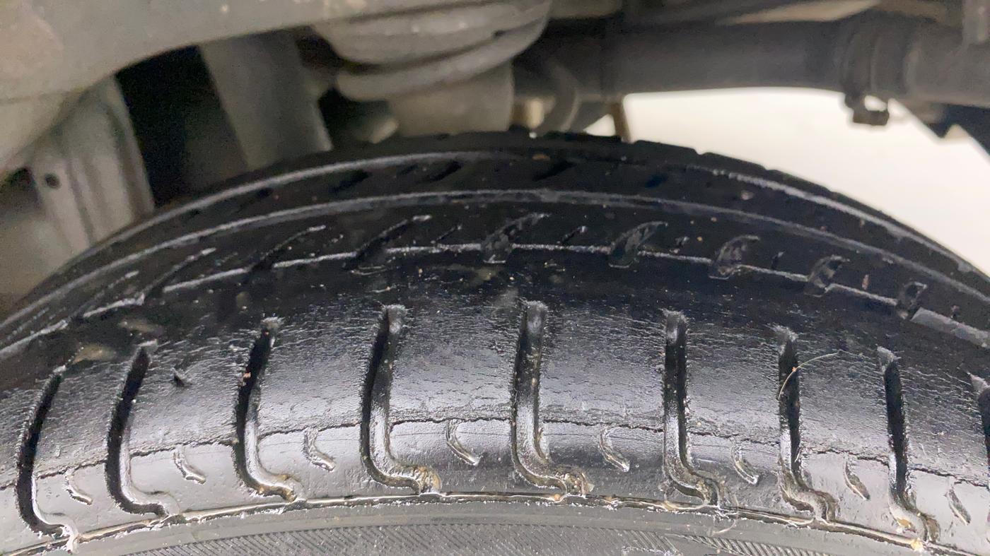 2012 Maruti Zen Estilo VXI, Petrol, Manual, 1,00,395 km, Left Rear Tyre Tread