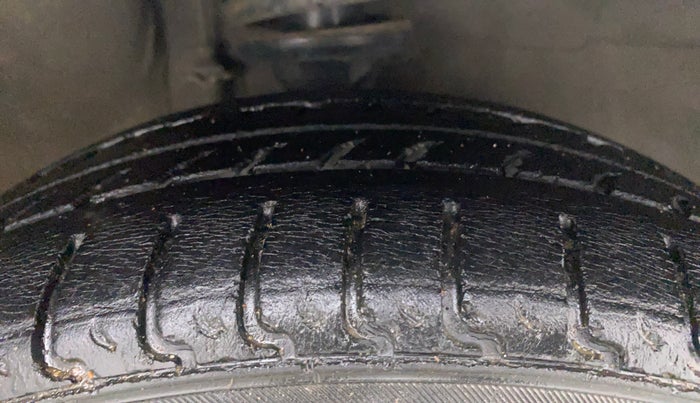 2012 Maruti Zen Estilo VXI, Petrol, Manual, 1,00,395 km, Right Front Tyre Tread