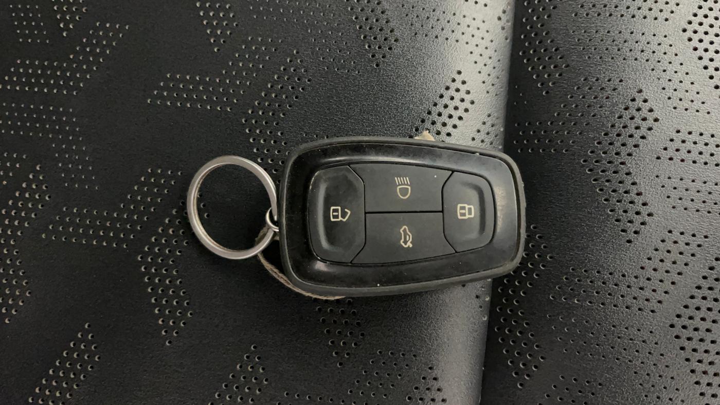 2022 Tata ALTROZ XZA PLUS DARK EDTION, Petrol, Automatic, 30,367 km, Key Close Up