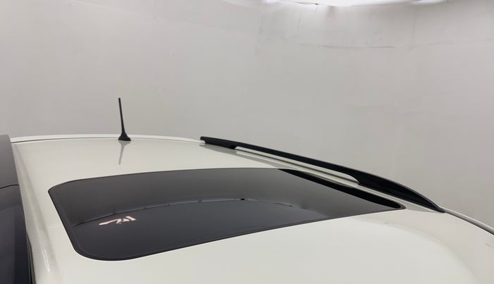 2021 Mahindra XUV300 W8 (O) 1.5 DIESEL, Diesel, Manual, 37,334 km, Moonroof/ Sunroof